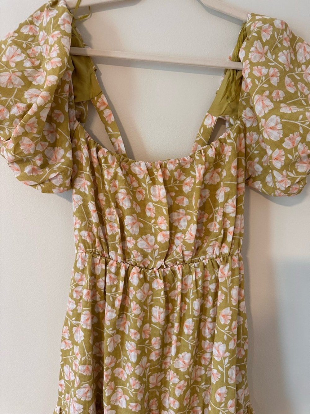 ASTR The Label Floral Midi Dress Green Pink Puff Sleeve Tie Back Size Large - Picture 5 of 14